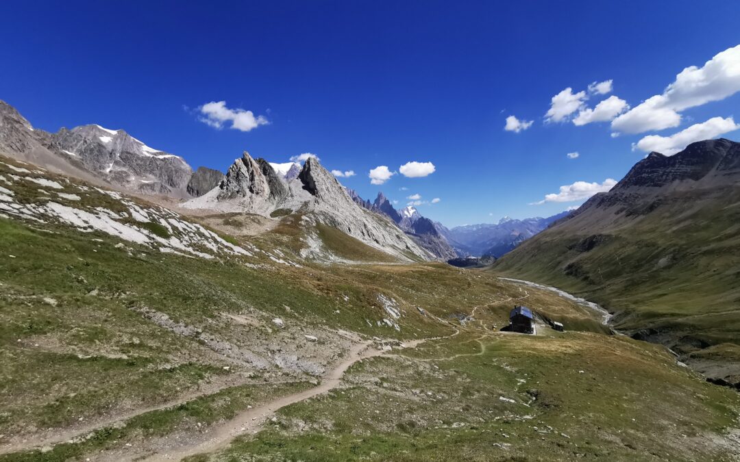 Tour du Mont Blanc day 3: three passes in view of Mont Blanc
